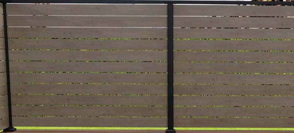 Vista Privacy Wall 6FT Top Rail